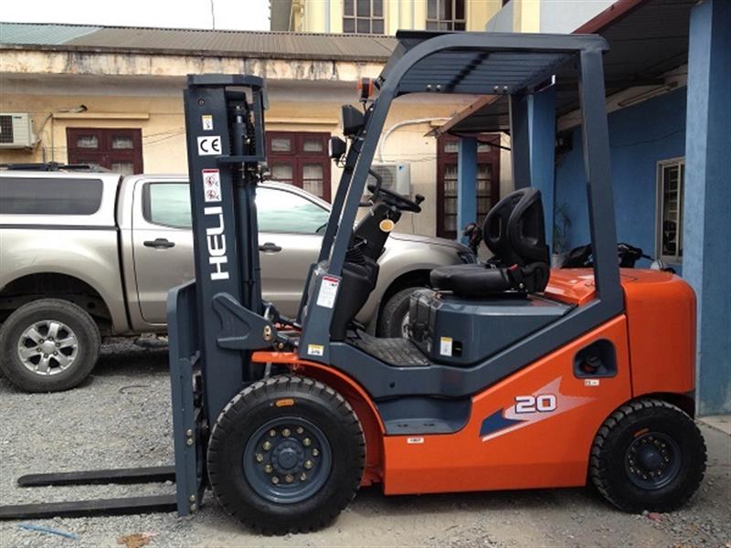 xe nâng dầu 2 tấn heli