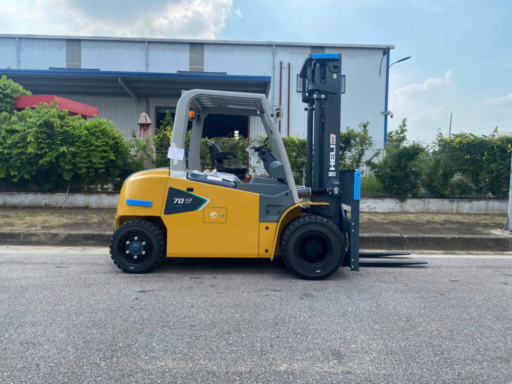 xe nâng điện 7 tấn Heli