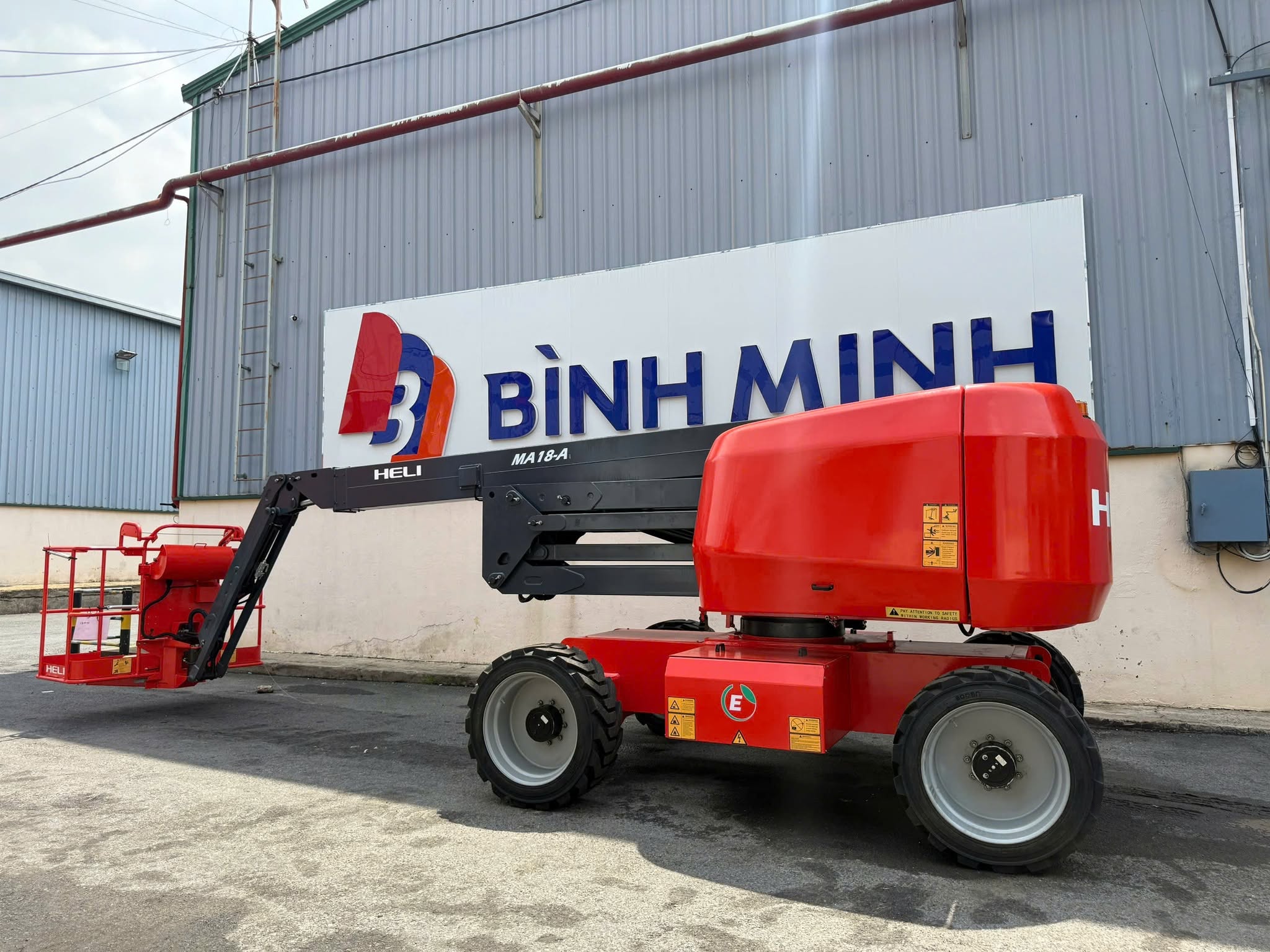 Xe Nâng Boom Lift